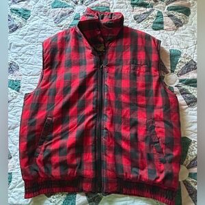 Branded Lion Vest Red&Black BuffaloPlaid Puffy Style Zip Pockets Fall Winter XL